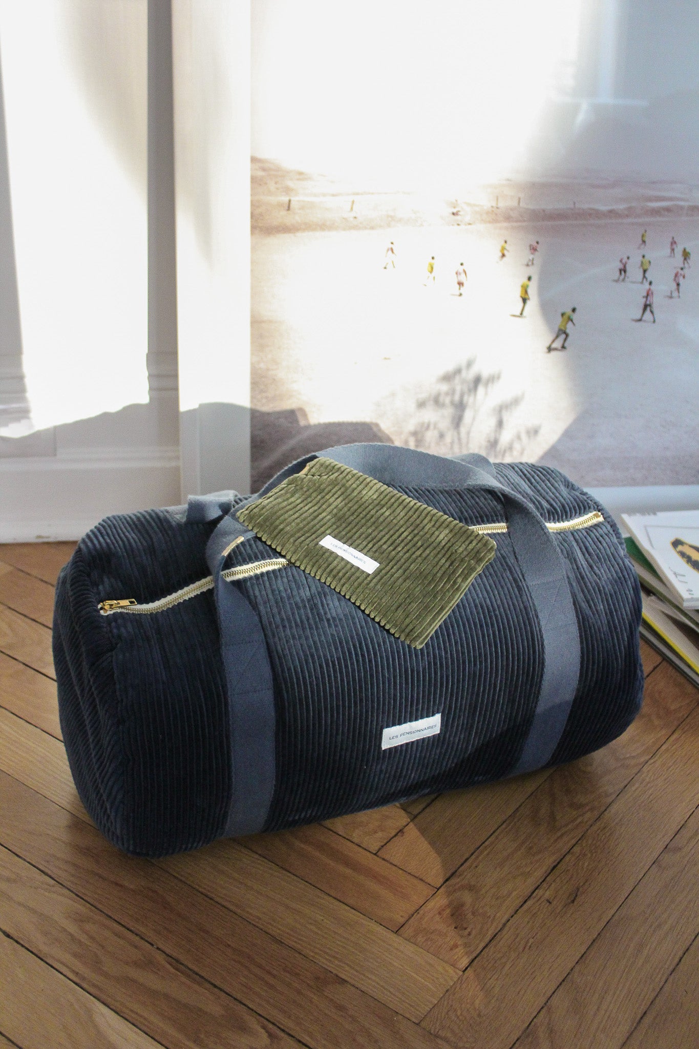 Coffret-cadeau-grand-sac-bowling-velours-petite-pochette-velours-les-pensionnaires