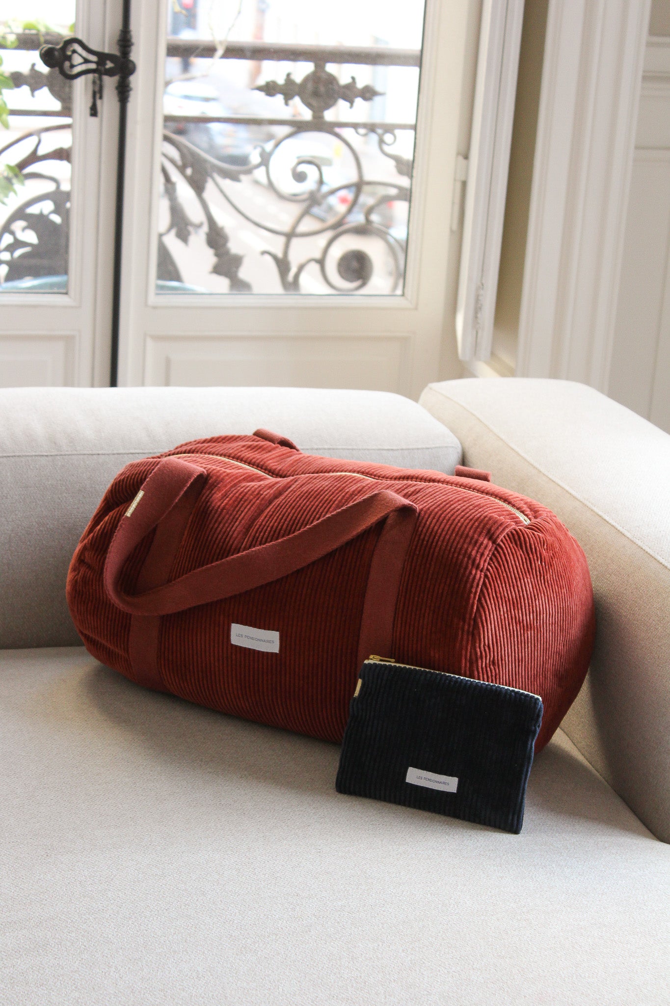 Petite pochette en velours côtelé bleu orage