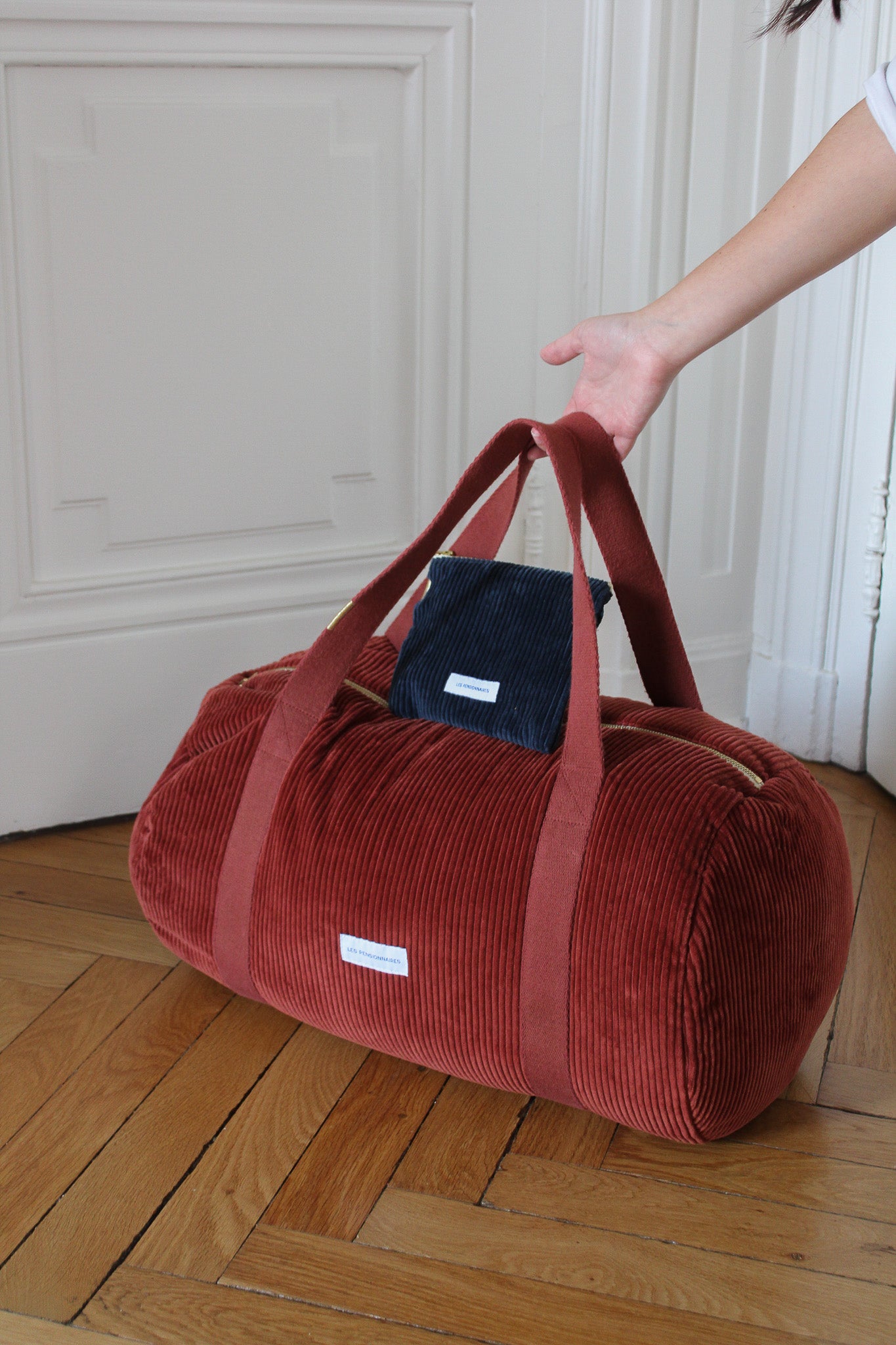 Coffret-cadeau-grand-sac-bowling-velours-petite-pochette-velours-les-pensionnaires-022