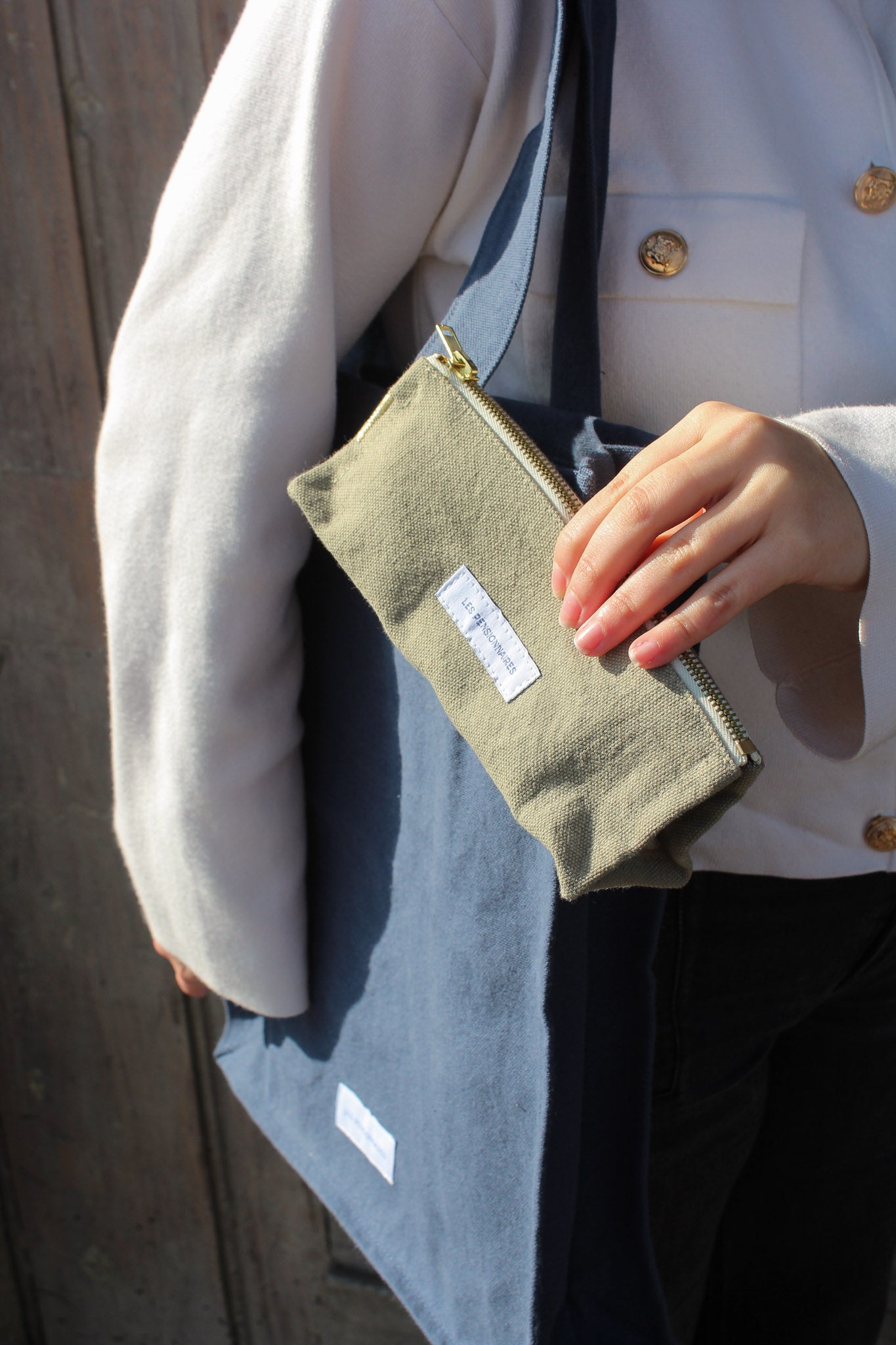 Coffret-cadeau-sac-zippe-bleu-et-trousse-a-crayons-verte-coton-bio-les-pensionnaires-39