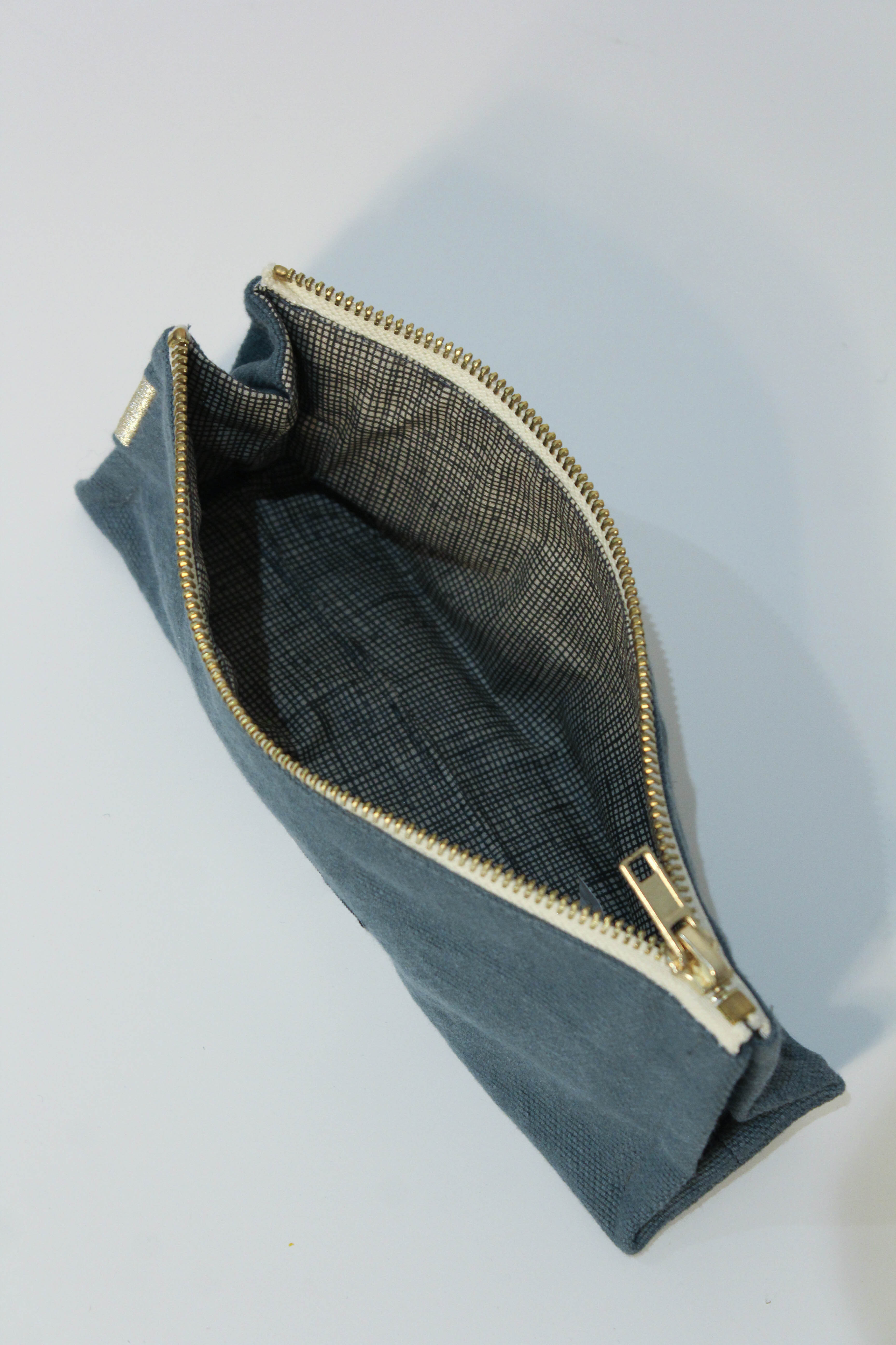 Trousse à crayons en toile de coton bio vert câpre