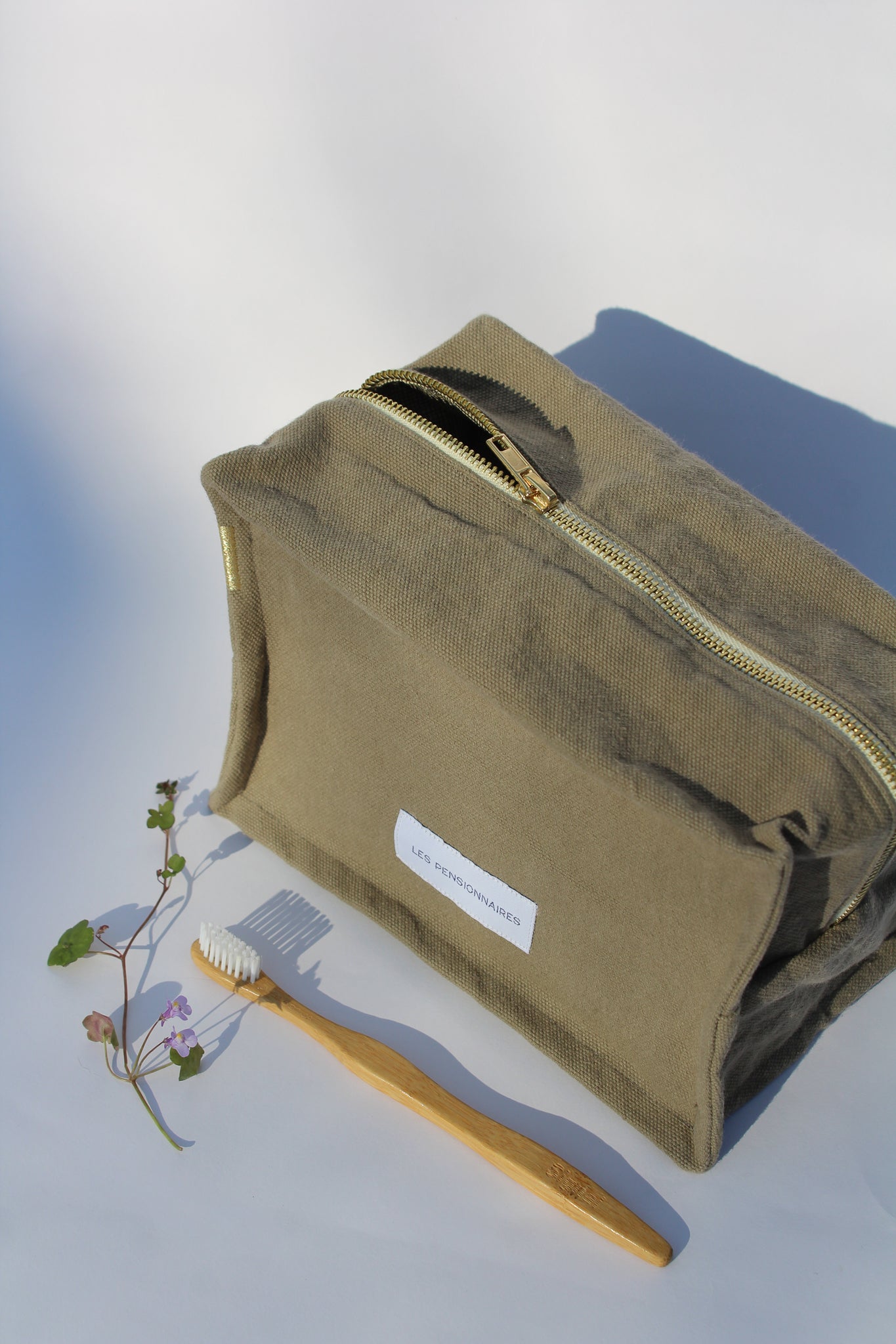 Trousse de toilette cube vert tilleul en épaisse toile de coton bio