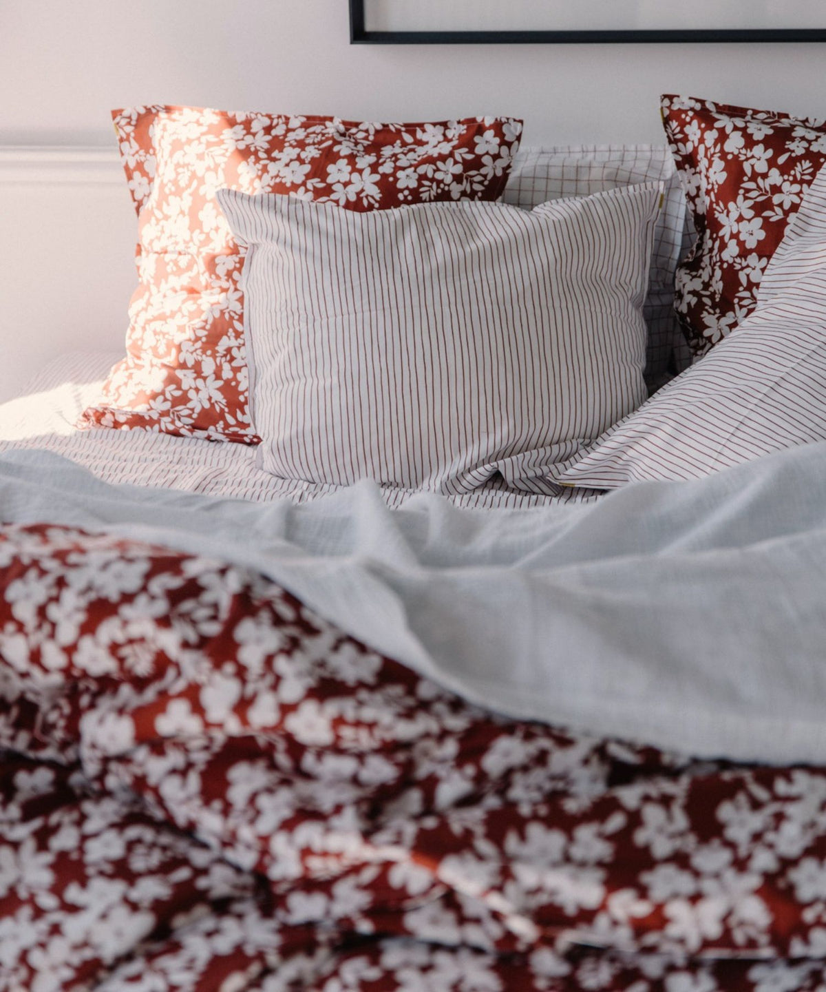 housse-de-couette-fleurs-rouille-taies-rayures-rouille-gabarit-collection