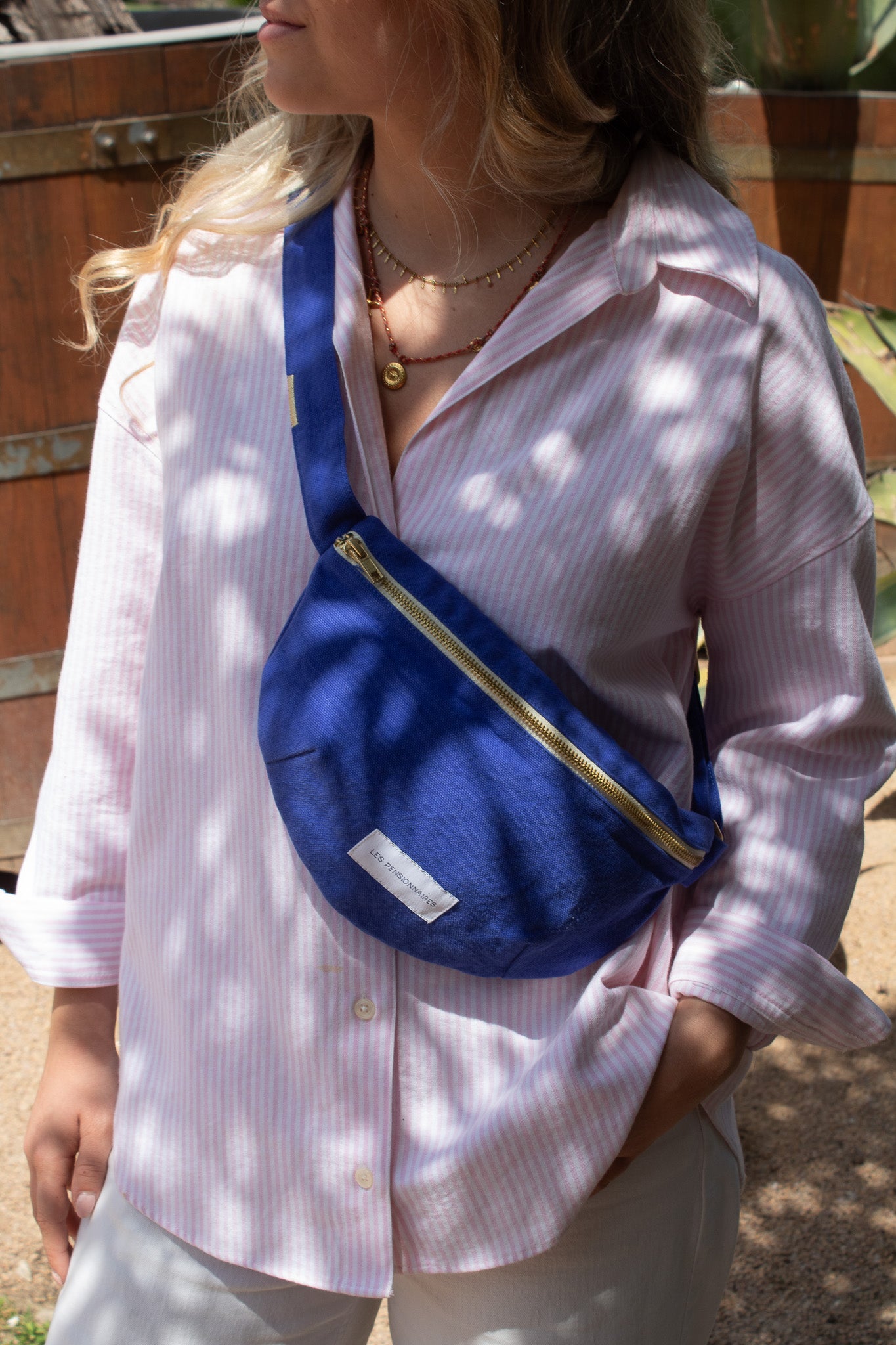 sac-banane-bleu-vif-coton-bio-Les-pensionnaires-70