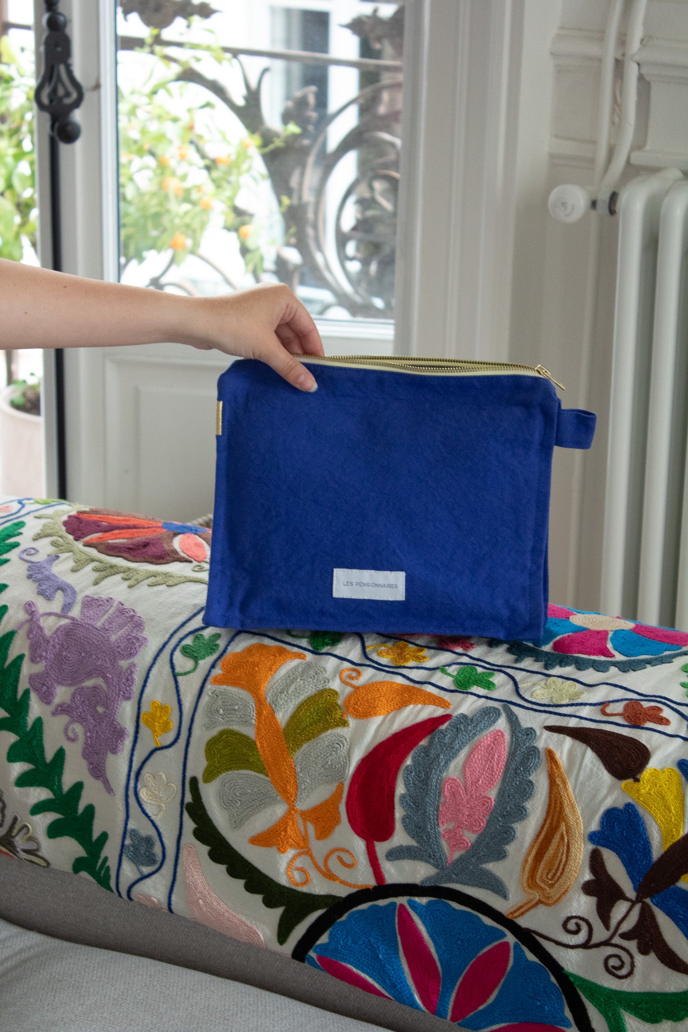 trousse-toilette-bleu-vif-coton-bio-Les-pensionnaires-13