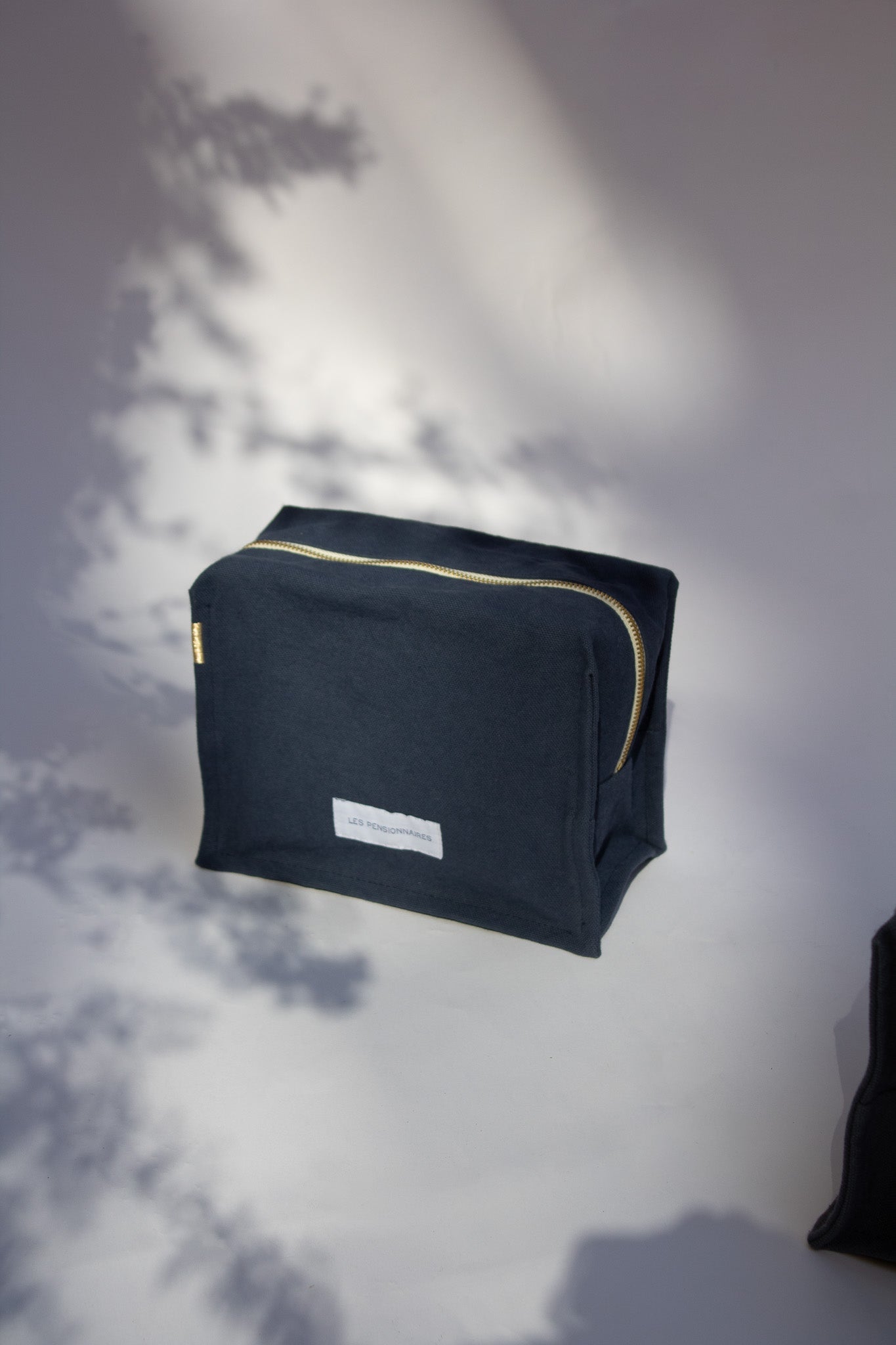 trousse-toilette-cube--bleu-marine-coton-bio-Les-pensionnaires-29