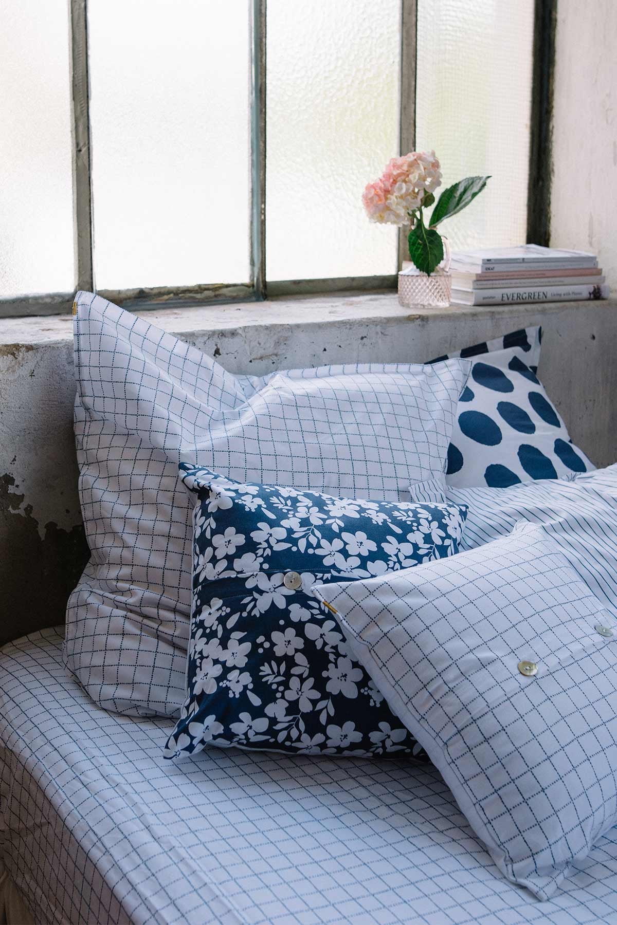 Blue checkered organic cotton percale pillowcase