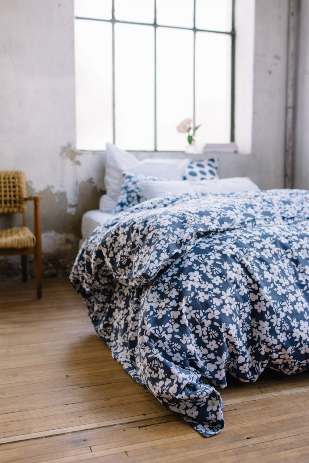 Housse de couette percale de coton bleue fleurs blanches Les pensionnaires