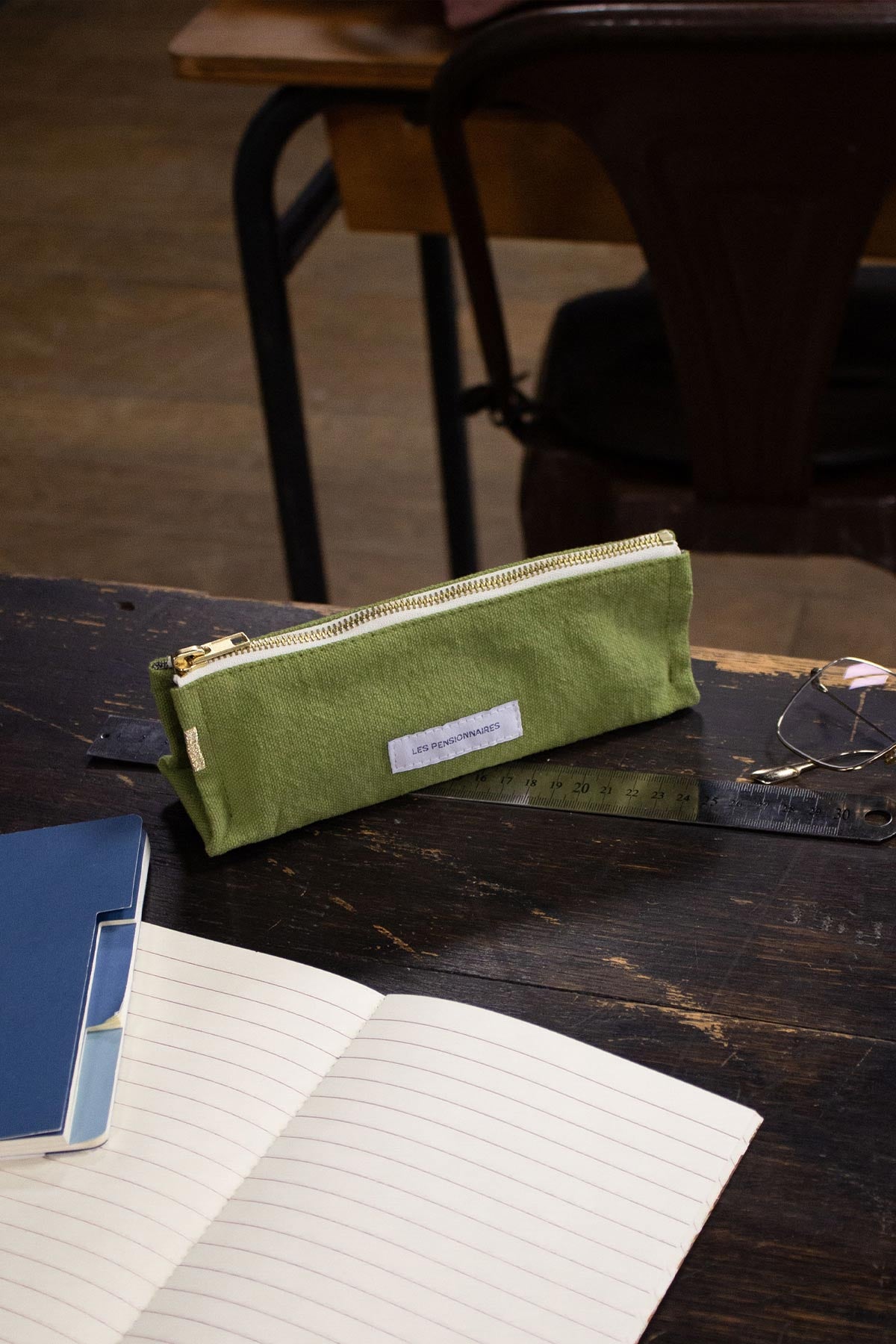 Pencil case in meadow green organic cotton canvas