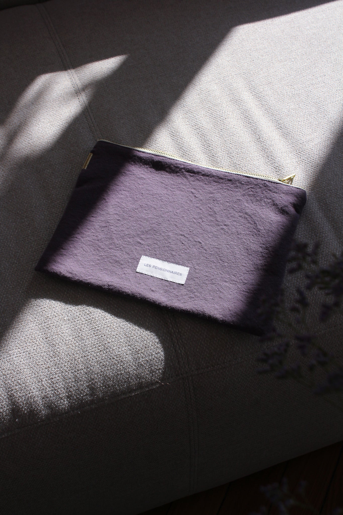 Accessoires-grande-pochette-violette-en-coton-bio-les-pensionnaires