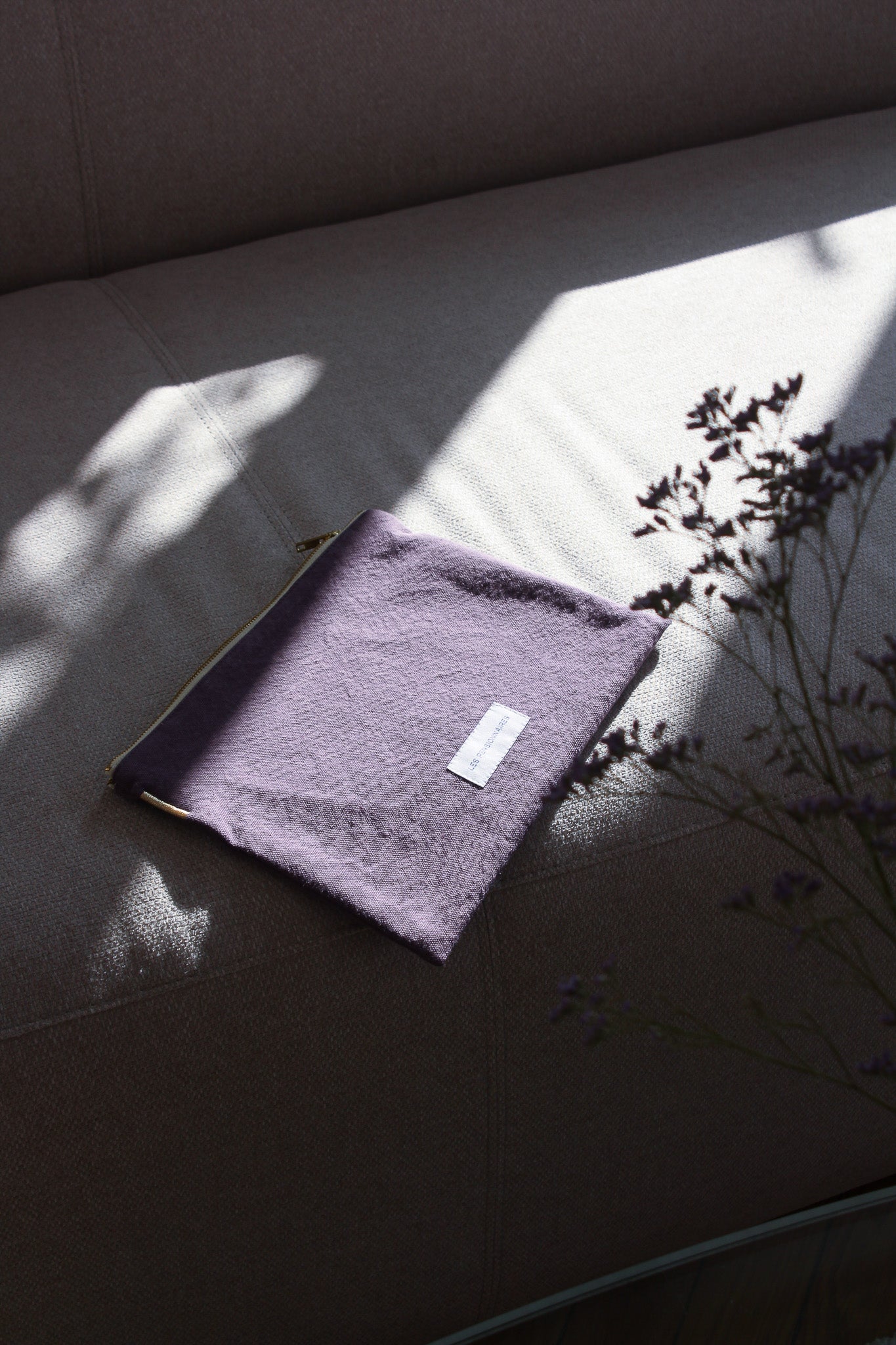 Accessoires-grande-pochette-violette-en-coton-bio-les-pensionnaires