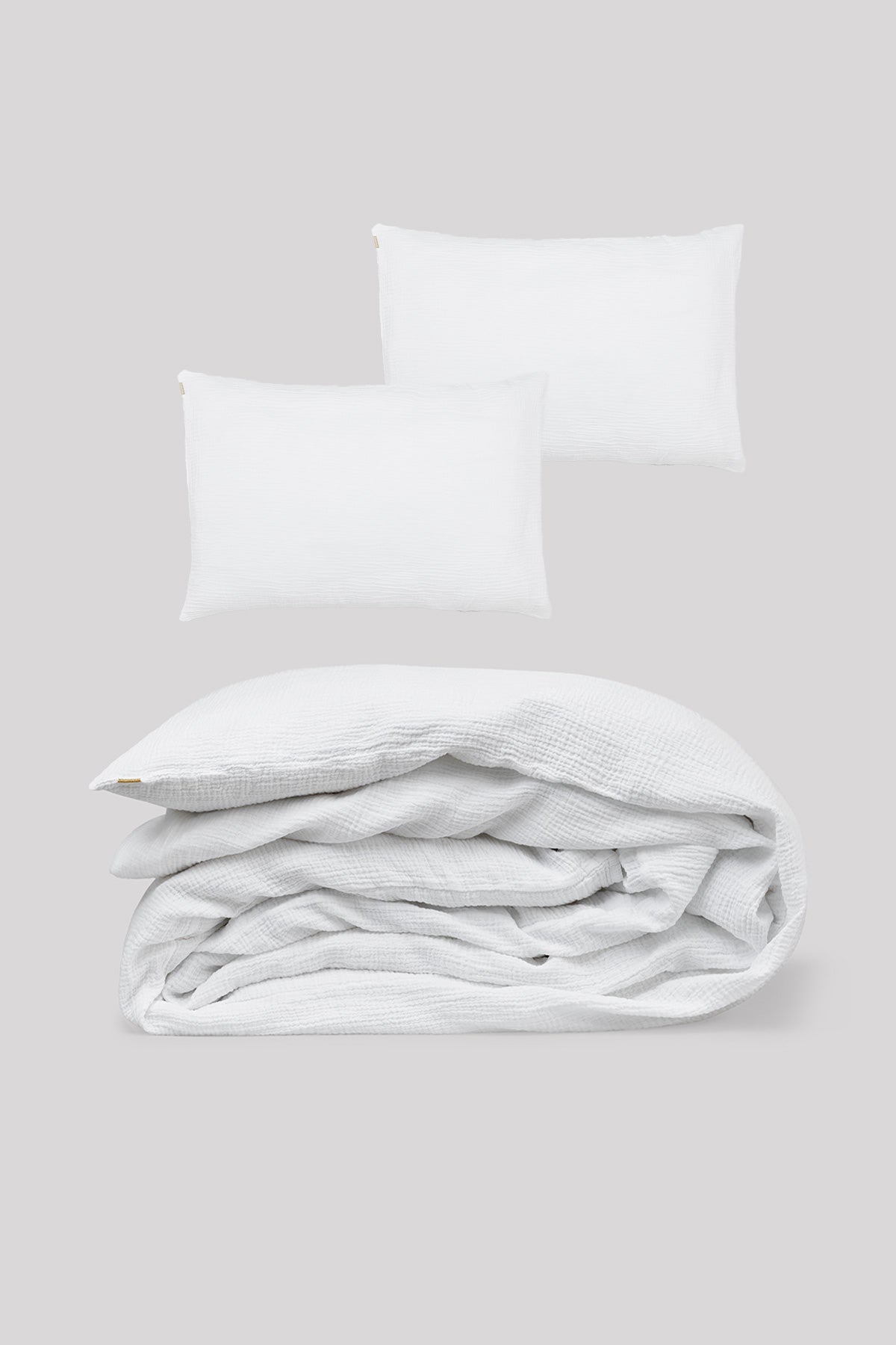 Immaculate white double cotton gauze bed set