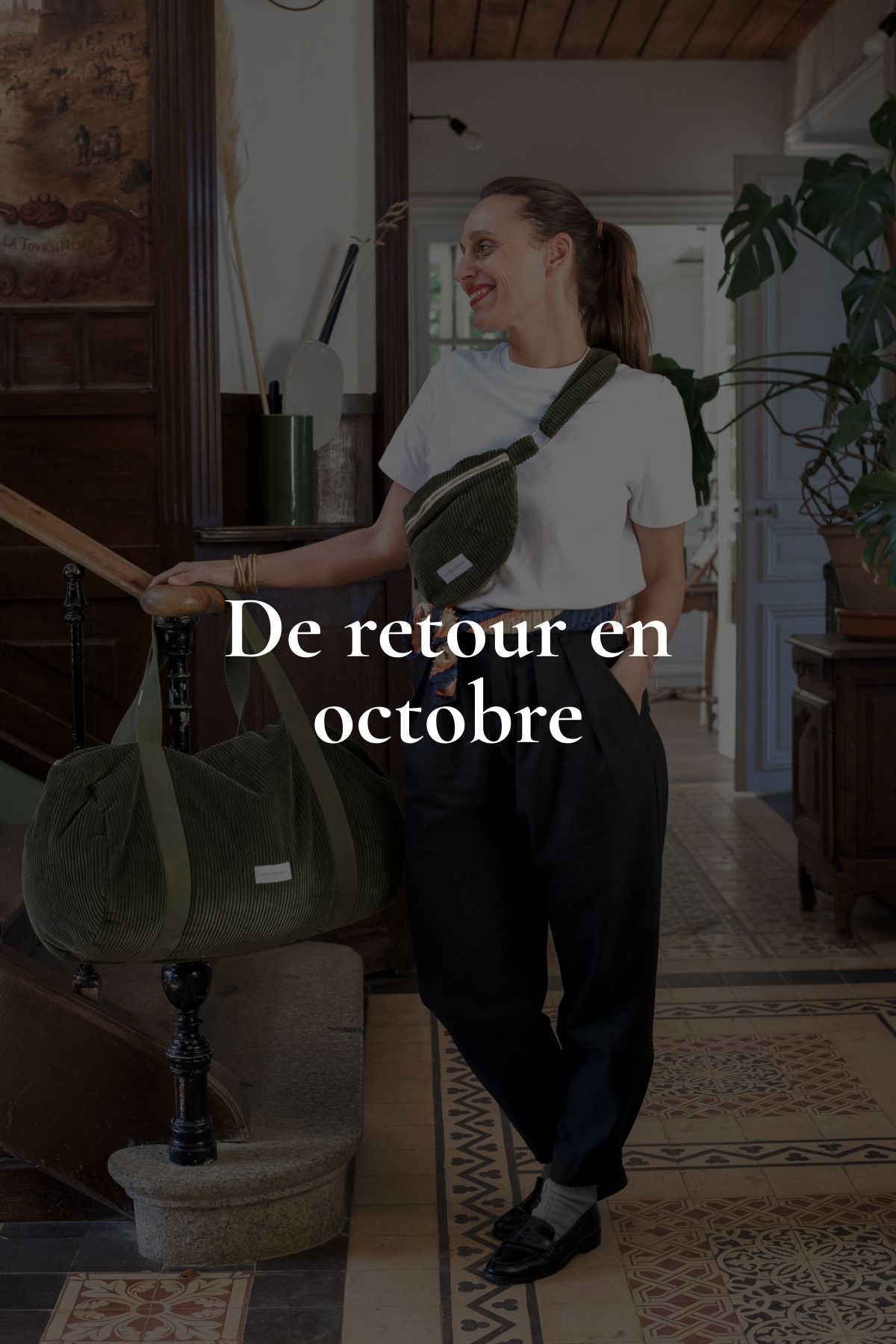 Sac banane en velours côtelé vert câpre