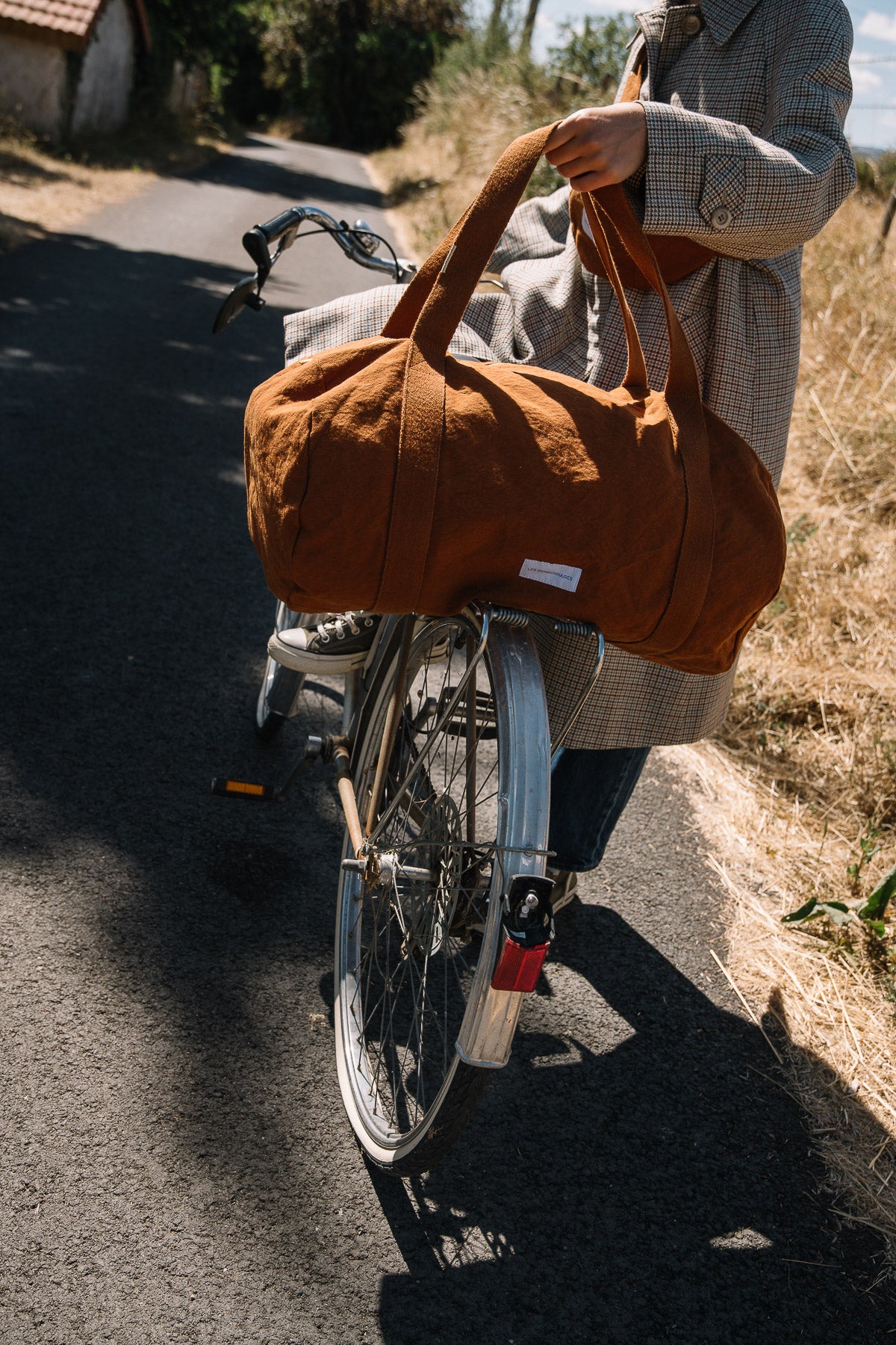 Sac-weekend-polochon-marron-caramel-coton-bio-Les-pensionnaires-347