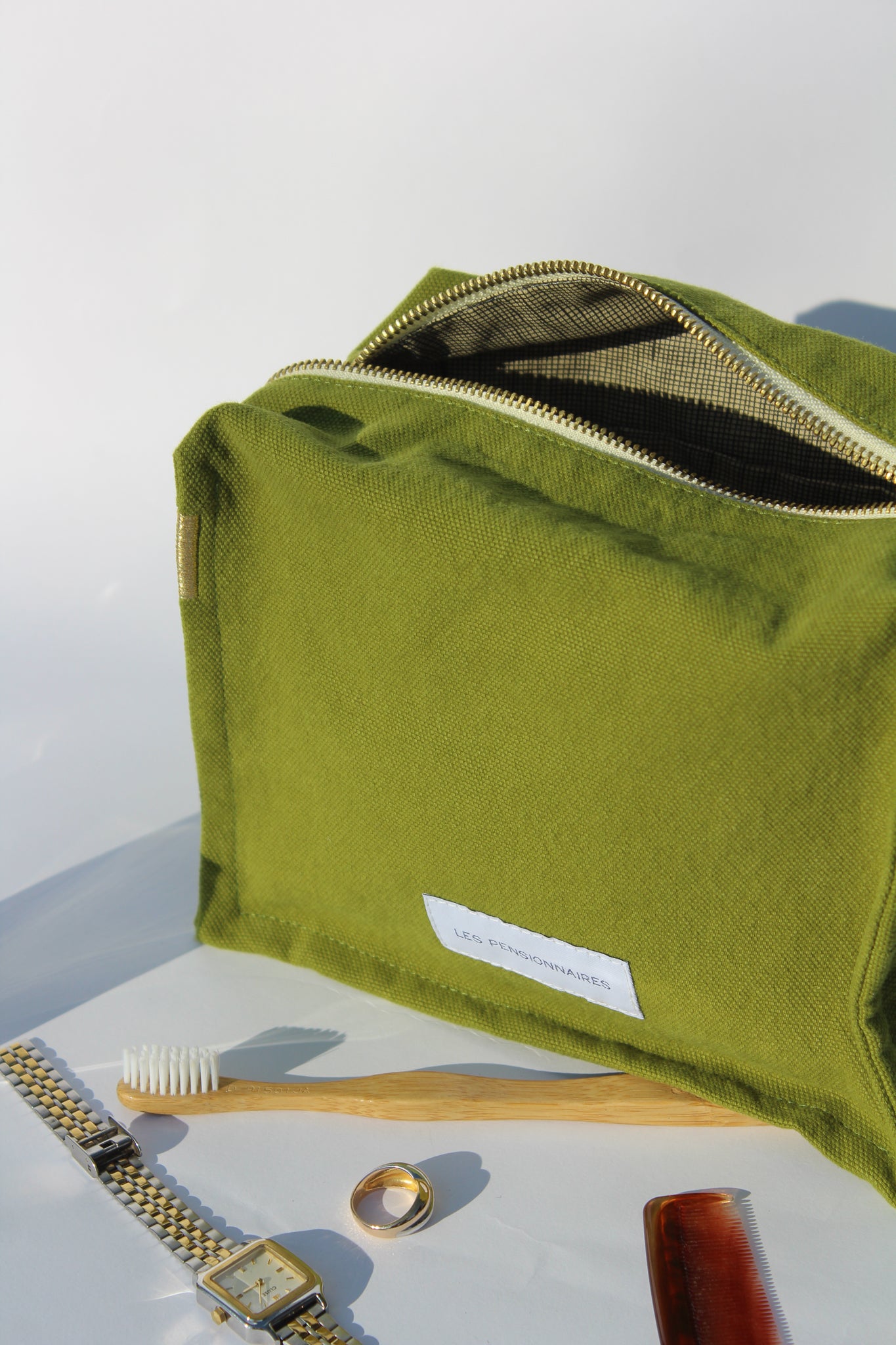 Trousse de toilette cube vert mousse en épaisse toile de coton bio