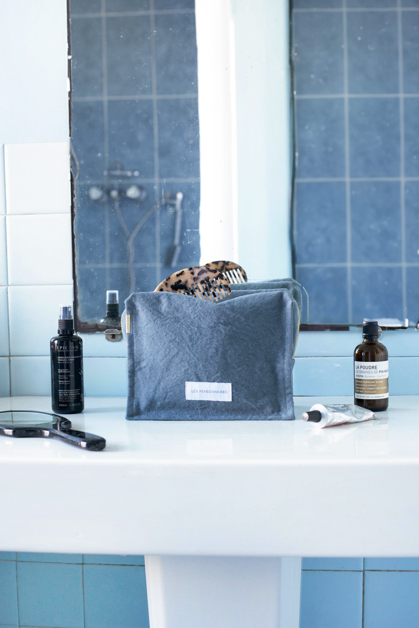 Trousse-de-toilette-bleu-gris-cube-coton-bio-les-pensionnaires-06