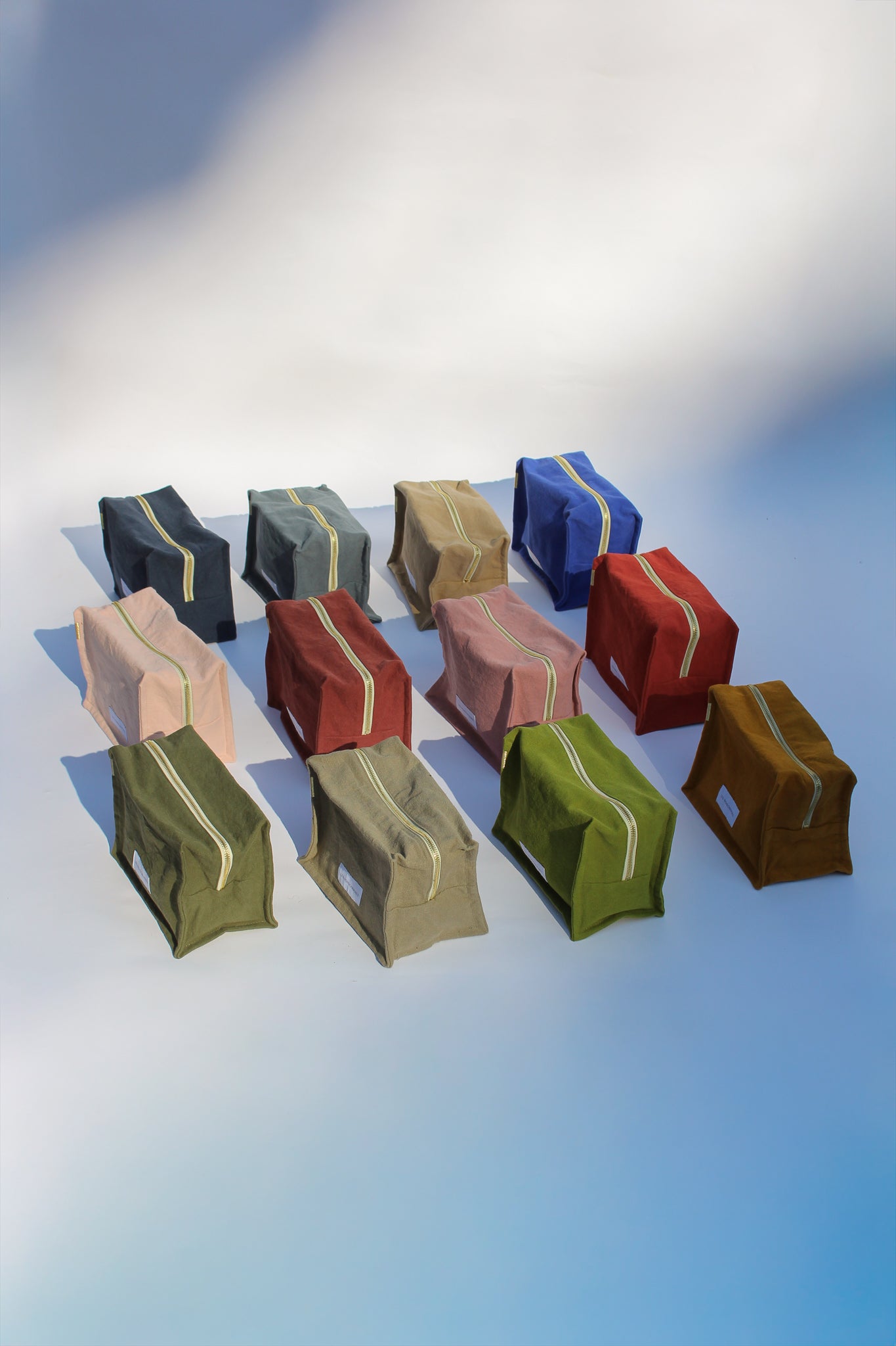 Trousse de toilette cube vert tilleul en épaisse toile de coton bio