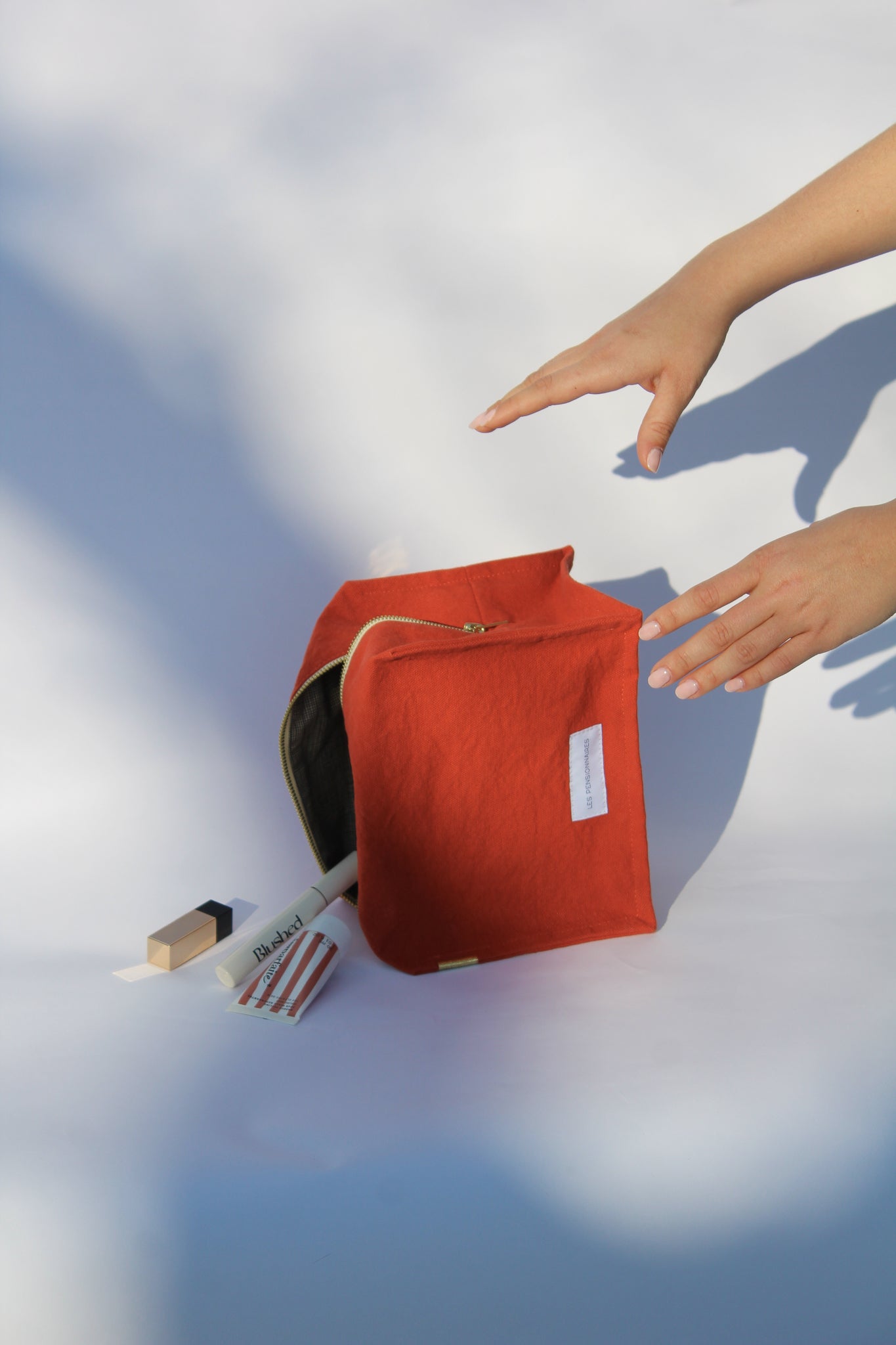 Trousse de toilette cube orange flamboyant en épaisse toile de coton bio