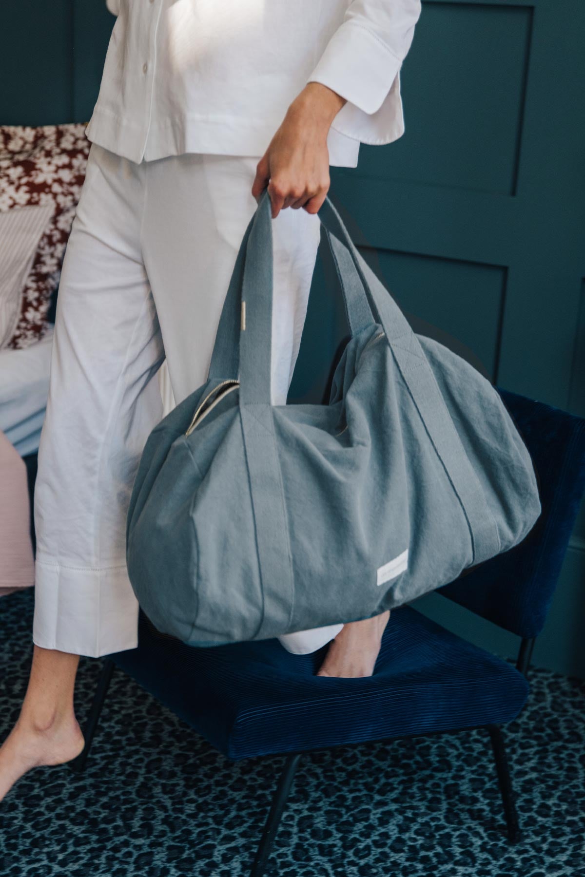 sac-weekend-en-coton-bio-bleu-ciel-les-pensionnaires