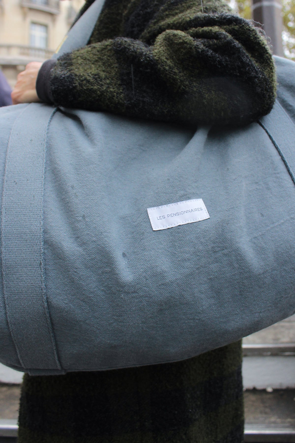 sac-weekend-en-coton-bio-bleu-clair-les-pensionnaires